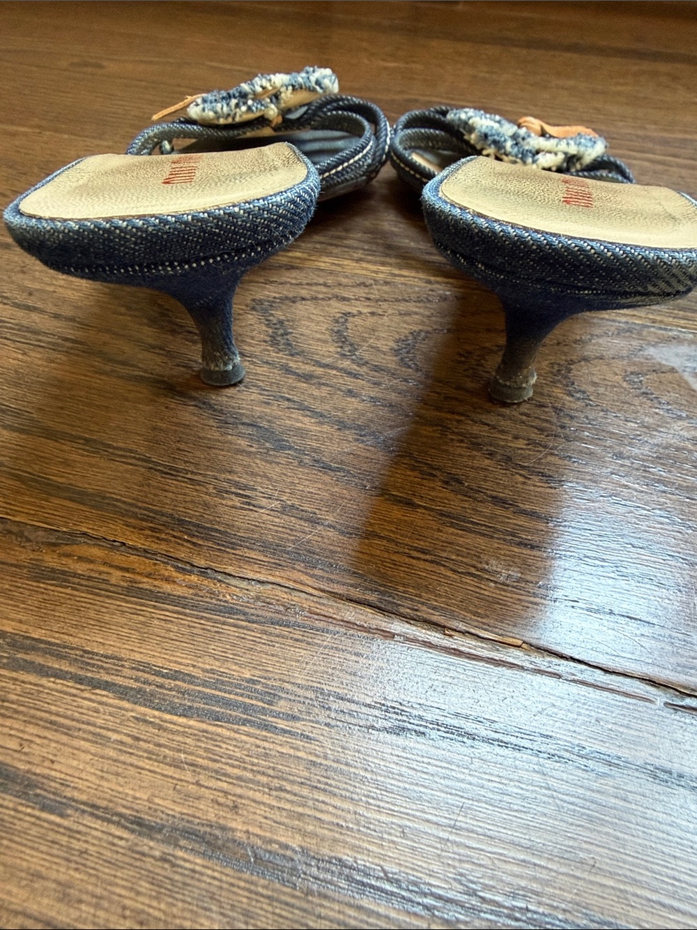 MIU MIU Vintage Y2K Blue Denim Slide Mules Floral Accent Kitten Heel Sz 38.5 - Picture 10 of 10